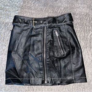 TOPSHOP black, leather mini skirt! Size: 2 women’s.